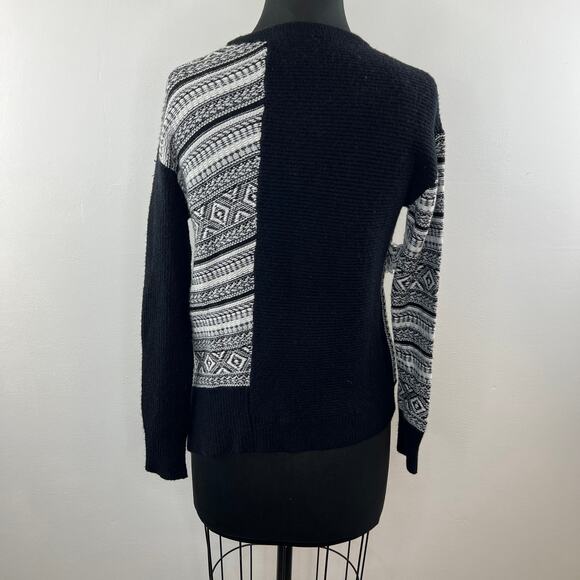 White + Warren Black / White Southwest Print Color-Block Fringe Crew Sweater XS - Picture 5 of 8